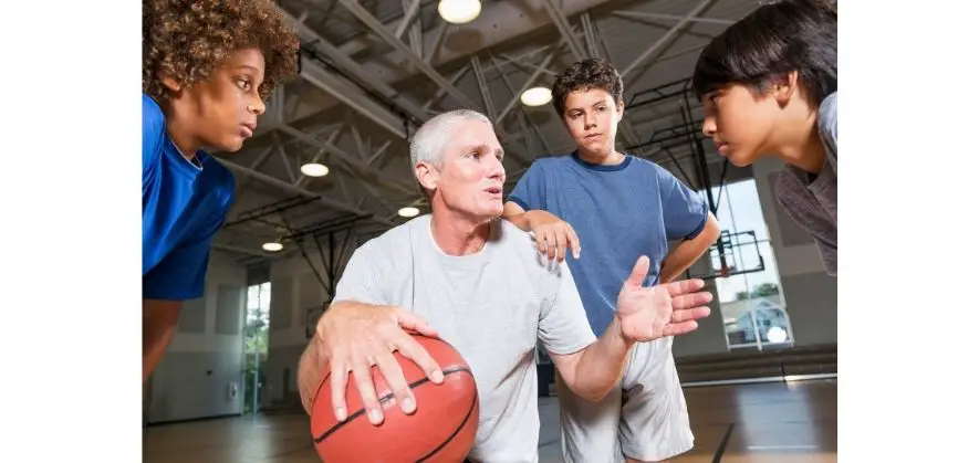 why basketball coaches yell - to give players feedback on their performance
